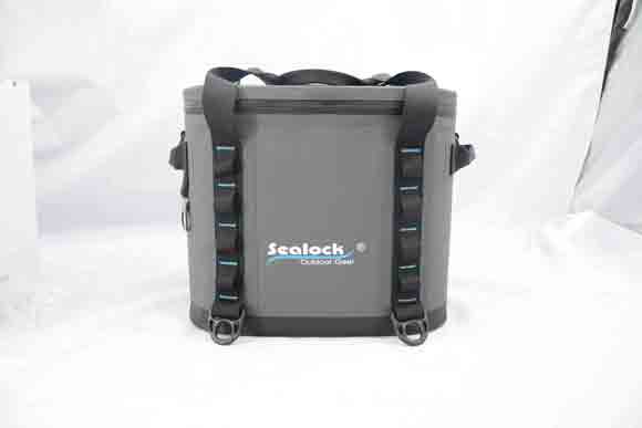 Soft Sided Cooler Tote Bag vs Hard Cooler: ເຊິ່ງຊະນະສໍາລັບ Tailgates, Picnics ແລະຜູ້ຊື້ຈໍານວນຫລາຍ